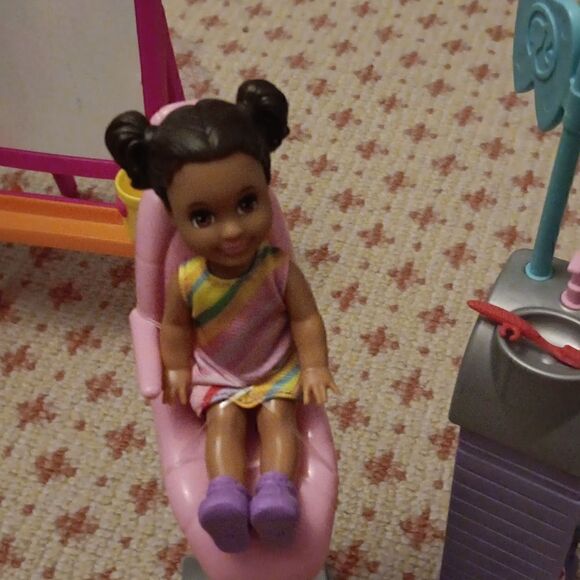 Barbie   - Picture 3 of 3
